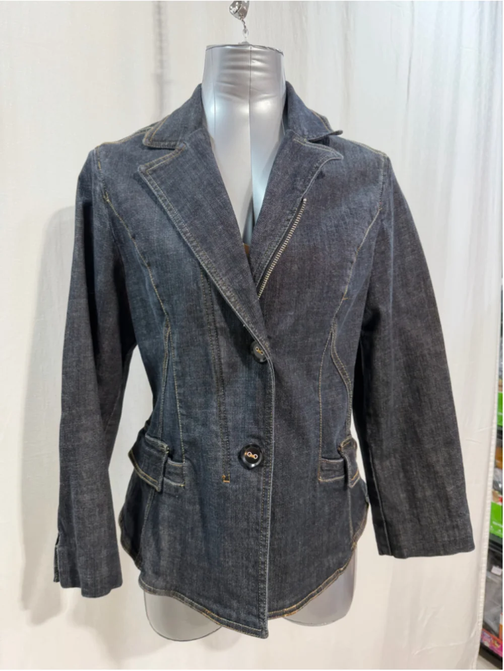 Dark Wash Women’s Denim Blazer Jacket Contrasting Stitch Button and zipper